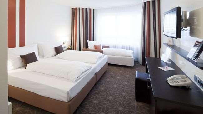 Best Hotel ZELLER Königsbrunn Zimmer foto