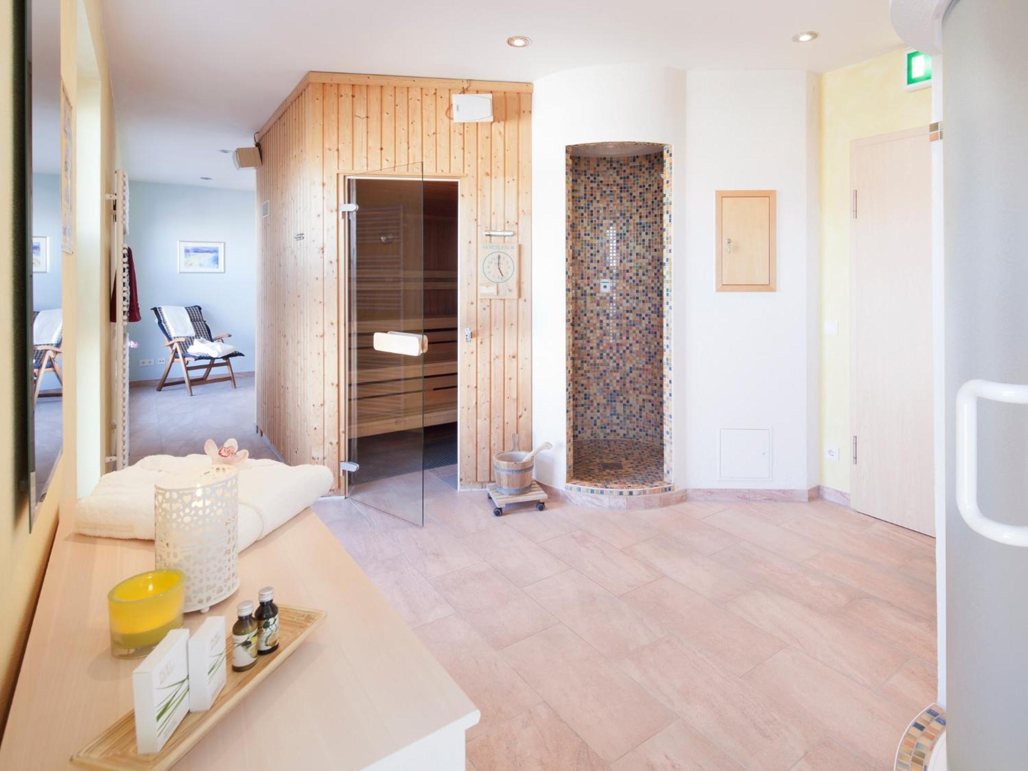 Best Hotel ZELLER Königsbrunn Einrichtungen foto
